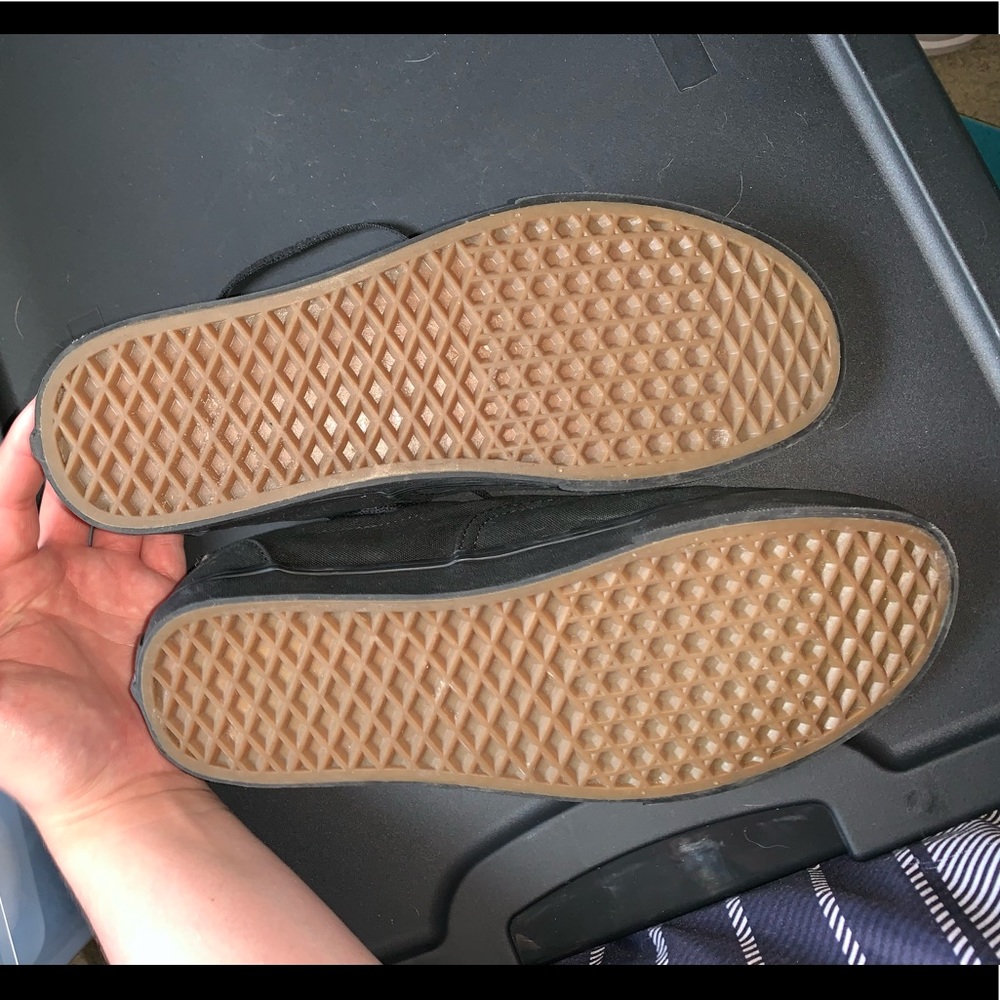 vans - Picture 2 of 3